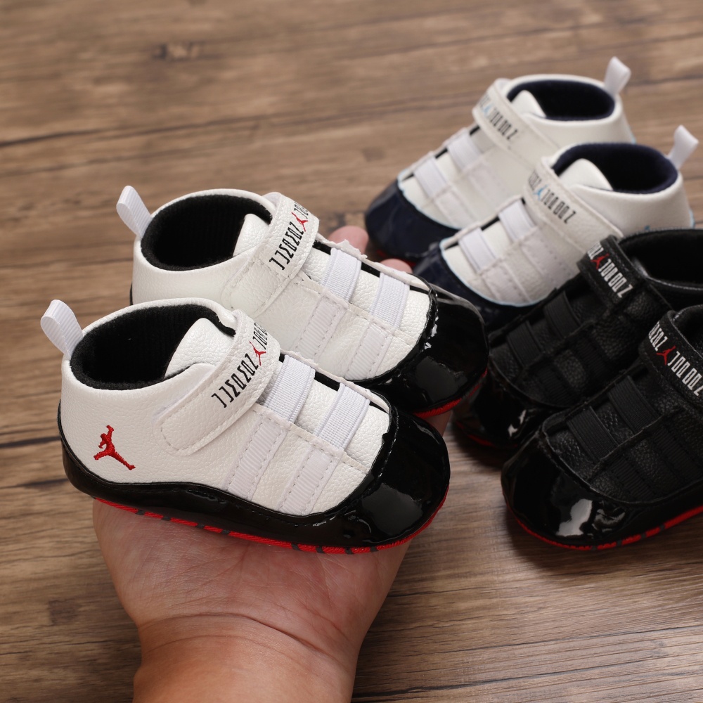 White nike hot sale baby shoes