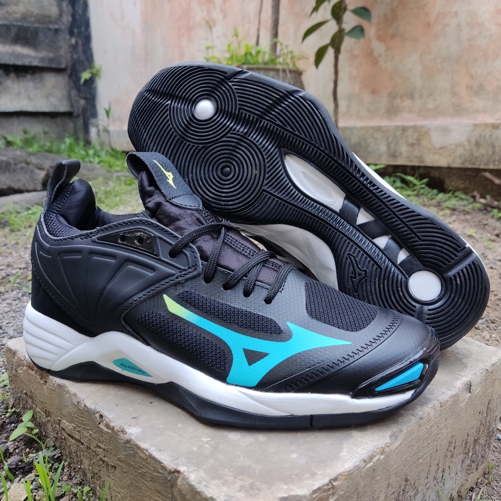 Mizuno made cheap in vietnam