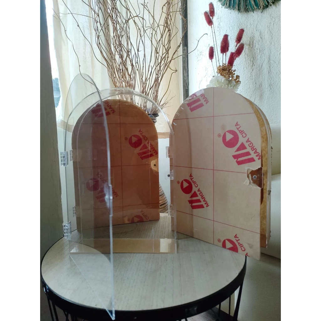 Frame Box Dome Pigura Akrilik Bening 2mm