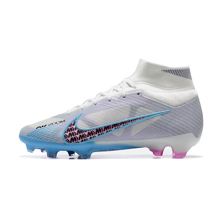Cushioned hot sale soccer cleats
