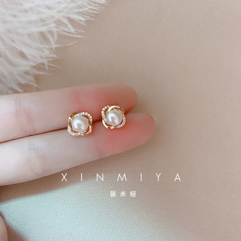 Korean Style Pearl Earrings Women Retro French Elegant Premium Earrings