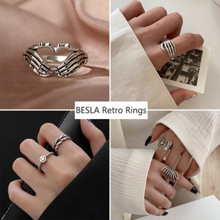 Wedding ring hot sale womens hand