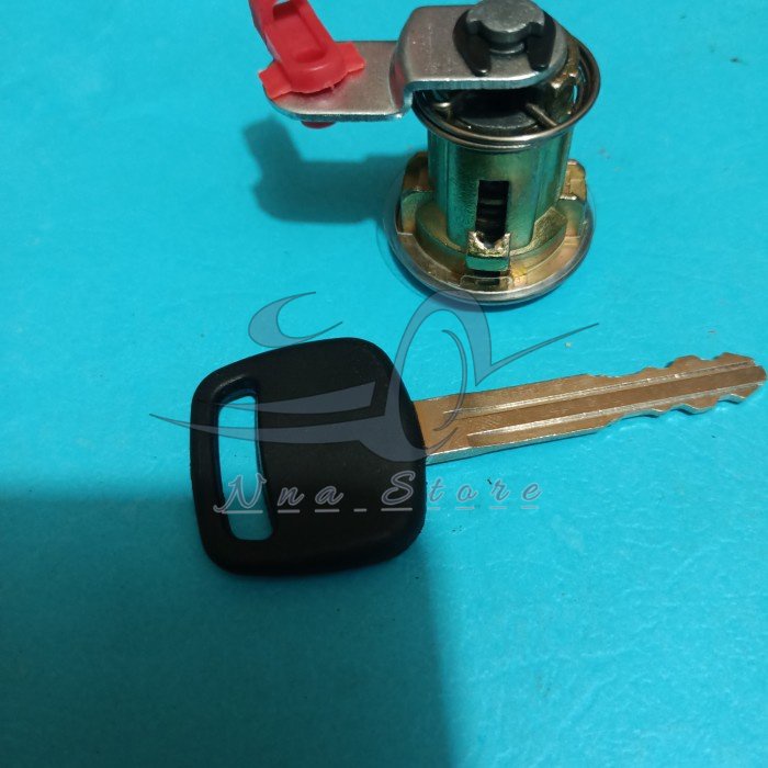 Corolla DX KE70 Rear Luggage Door Lock (1Pc) Shopee Singapore