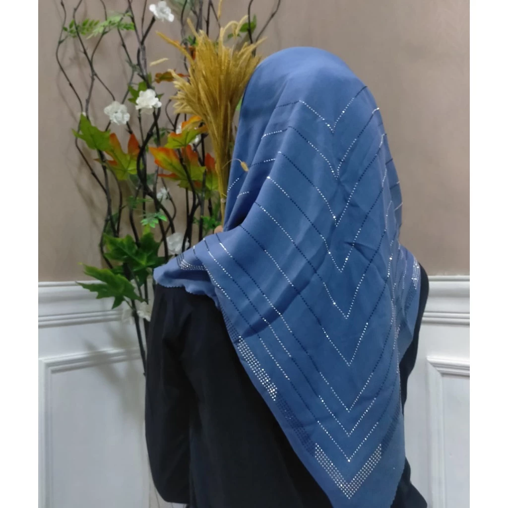Jilbab Laser Swaroski / Segi Empat Payet Mahkota Lasercut - Gambar 3