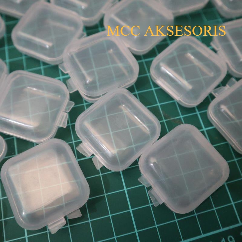 SMALL PLASTIC BOX 3.5x3.5x1.5 cm/ MEMORY CARD EAR PLUG STORAGE BOX/MINI ...
