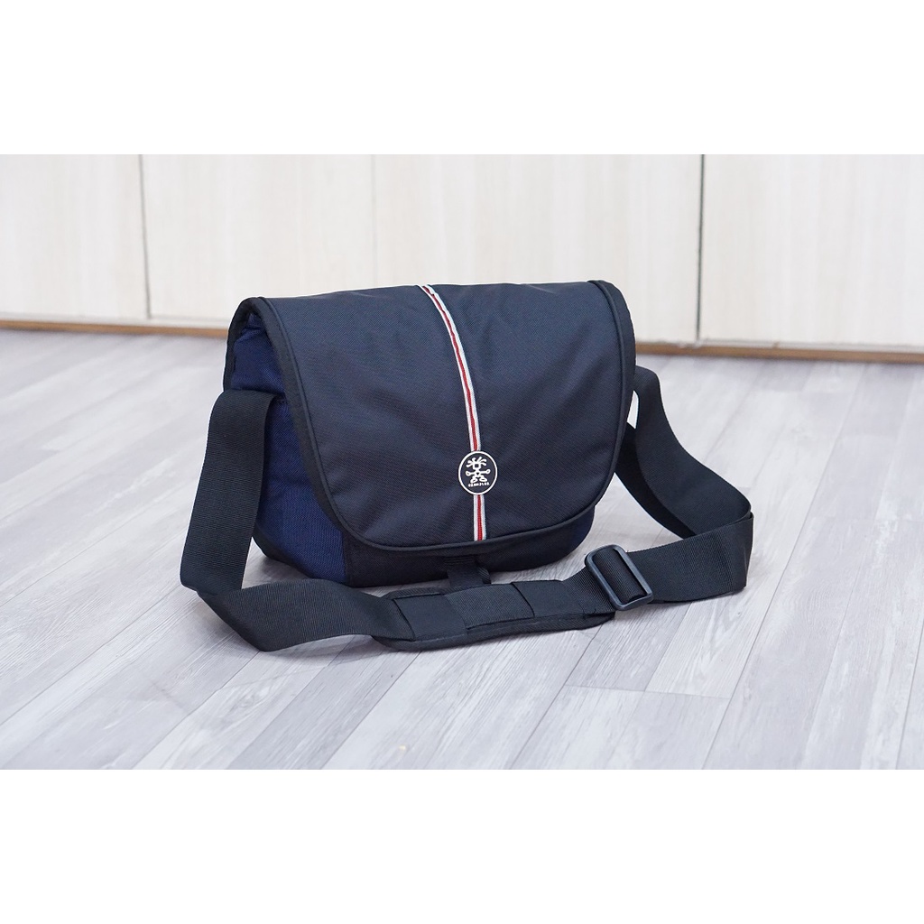 Crumpler Cupcake crossbody camera bag for 1body 2lens custom thick foam ...