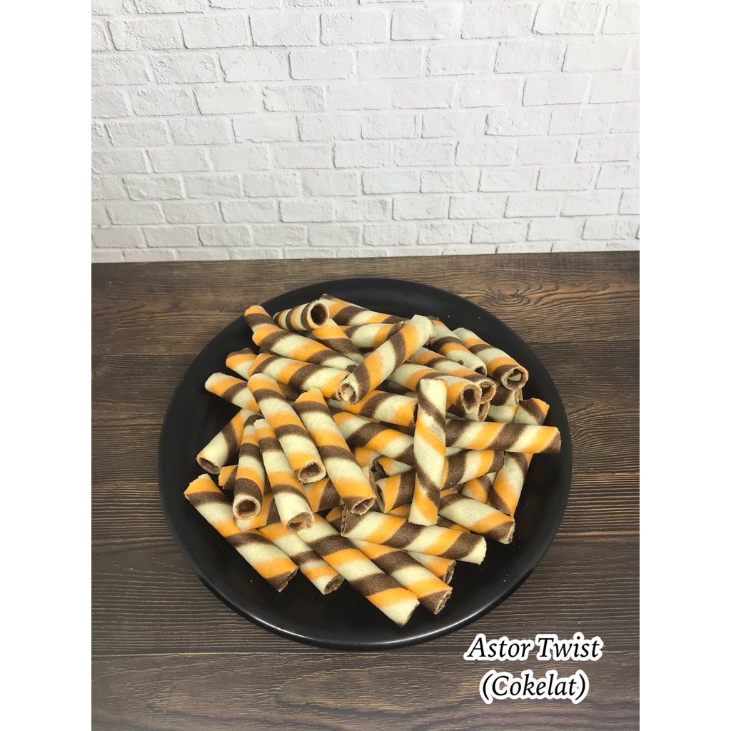 500 GRAM MINI ASTOR TWIST ORANGE CHOCOLATE ASTOR TWIST CHOCOLATE SNACKY ...