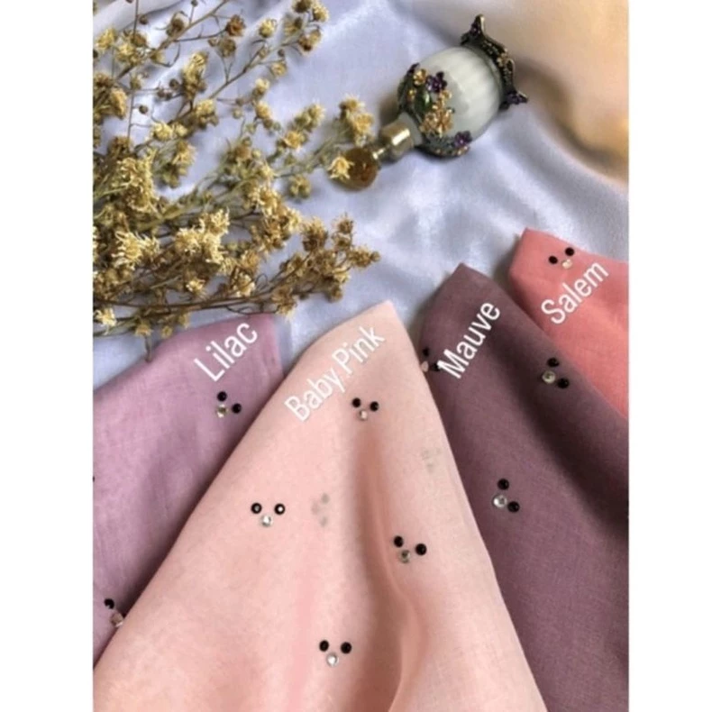 Hijab Mute Swaroski / Segi Empat Swaroski Payet Tabur Mutiara Full Belakang / Hijab Segi Empat Laser