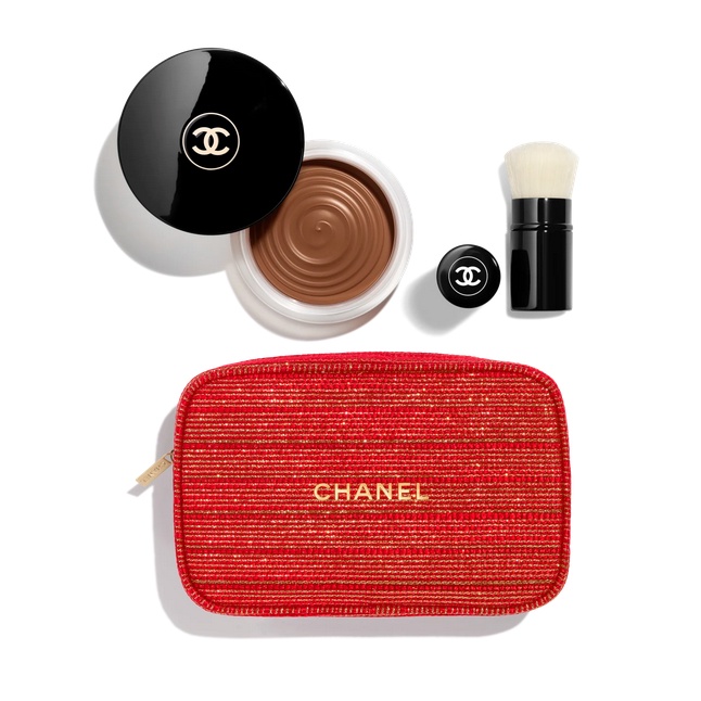 Chanel holiday kit set 2022 makeup bag deals tweed cosmetics bag