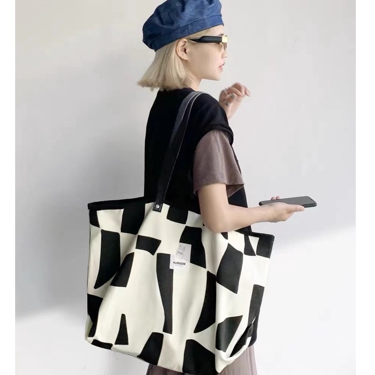 Women's bag new 2022 fashion Korean version tote bag large-capacity commuter canvas bag simple texture shoulder bag