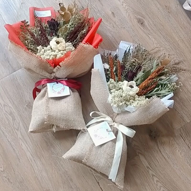 buket bunga wisuda - hadiah guru- kado ulang tahun