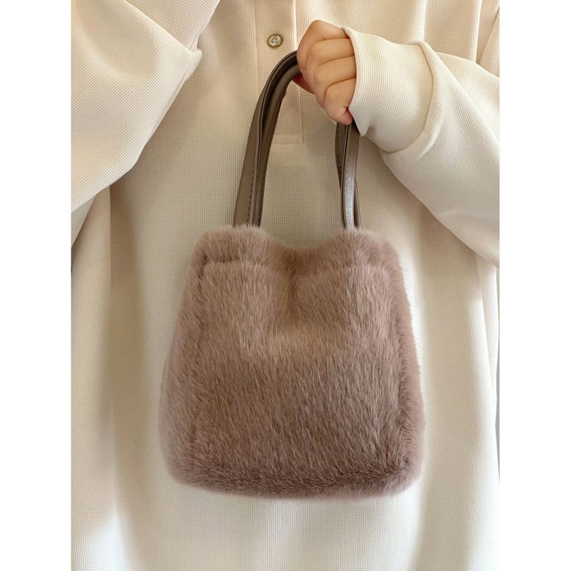 Fur clearance bucket bag