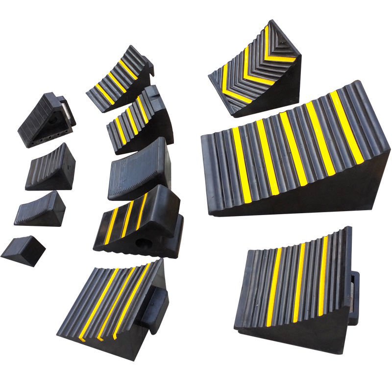 Rubber Triangle Wood Car WheelTriangle Block Light-Duty Vehicle ...