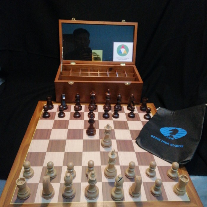 1 Set of Best Collection Chess Doff Wooden Pieces + Exclusive Box ...