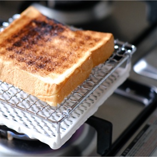 Grill in Style: A Japanese Stovetop Toaster for Small Kitchens