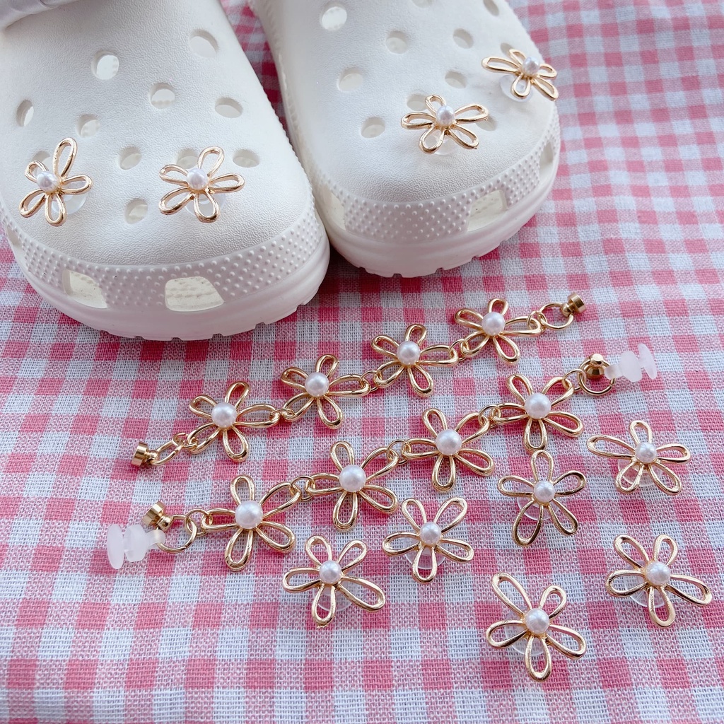 Daisy crocs clearance