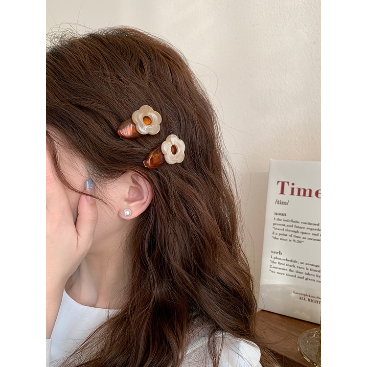 New style best sale hair clips