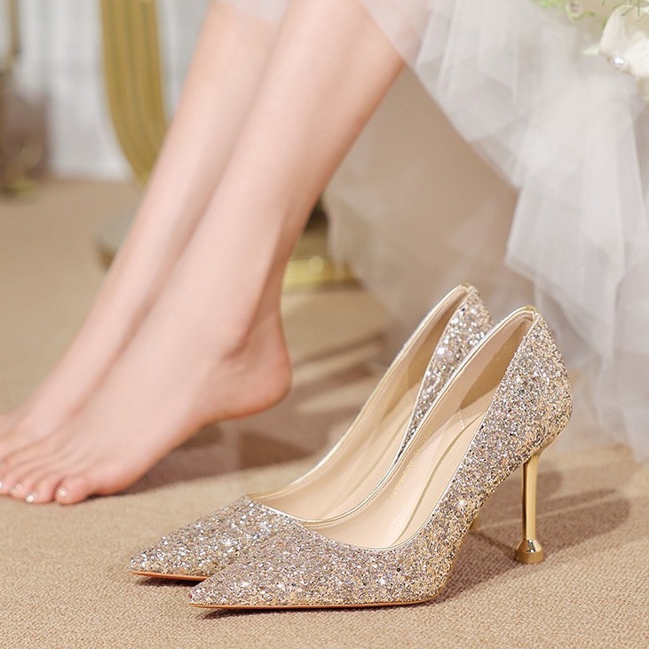 Gold hot sale crystal shoes