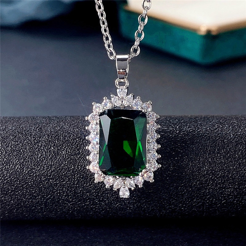 LALA.Super Large Retro Luxury Emerald Zircon Pendant Necklace