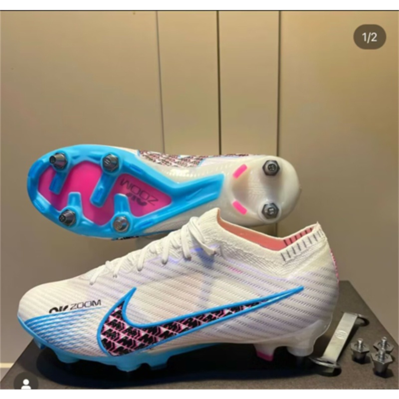 Free soccer shoes sale