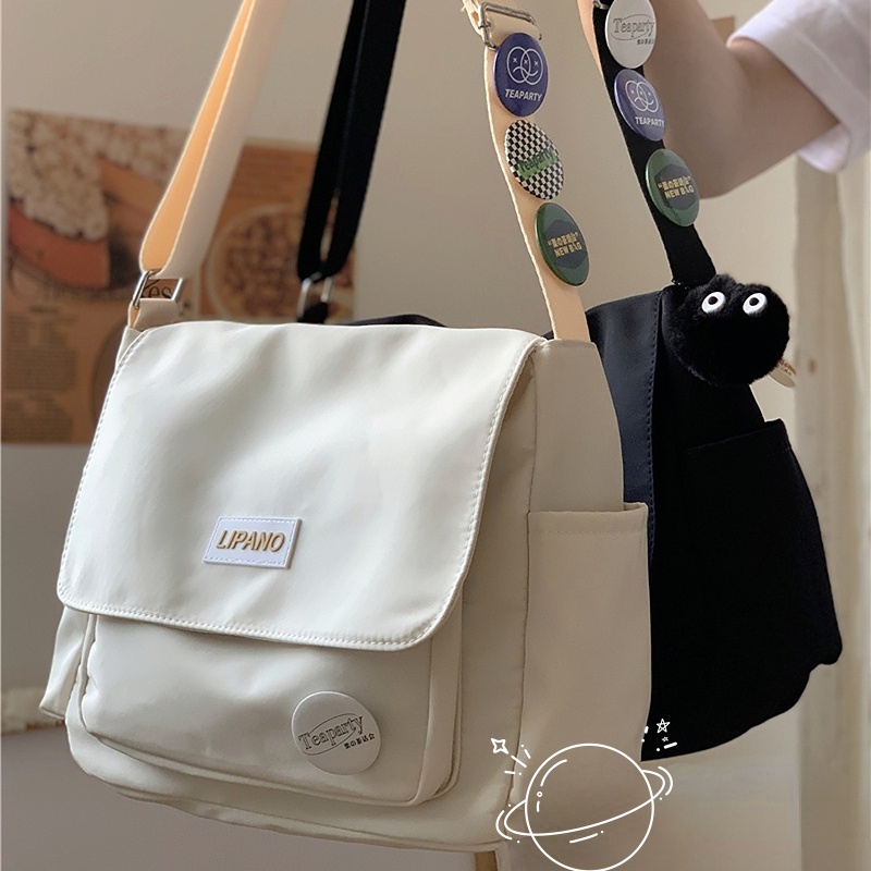 Korean Version of the Trend of Large-capacity Crossbody Bag with a ...