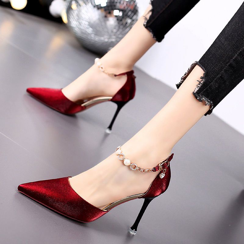 Red hot sale thin heels