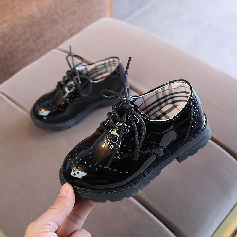 Girls patent leather 2025 dress shoes