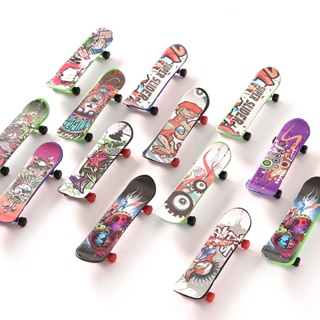 2Pcs Mini Finger Skateboard Toy for Kids Teen,Lighting Finger