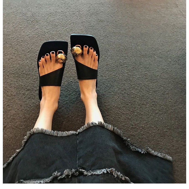 Saashi Square Toe Flat Sandals