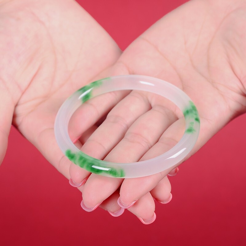 Jade Bangle 玉手鐲高冰种飘绿花翡翠色玉镯美人镯 石英岩细圆条