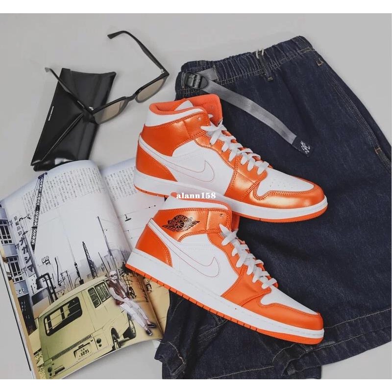 Nike air jordan orange clearance and white