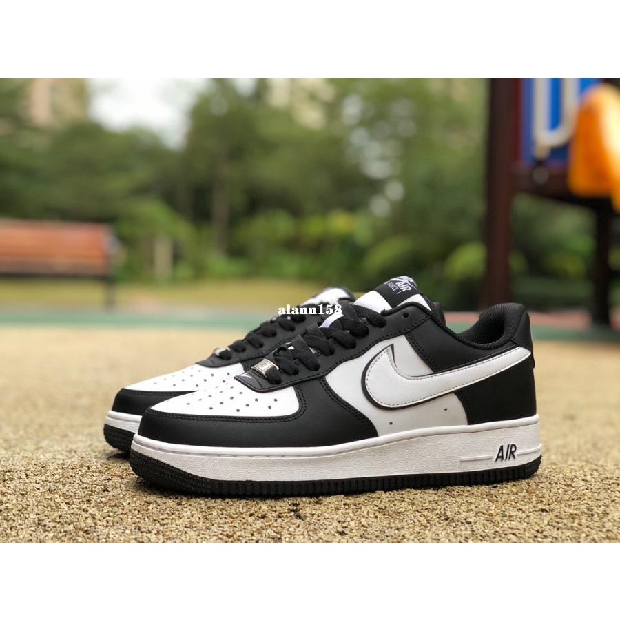 Air force one hot sale nike black and white