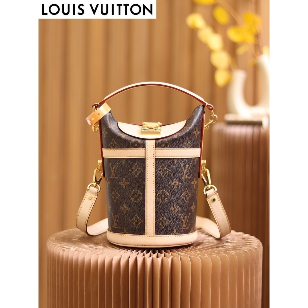 Shop Louis Vuitton MONOGRAM 2018 SS Duffle Bag (M43587) by