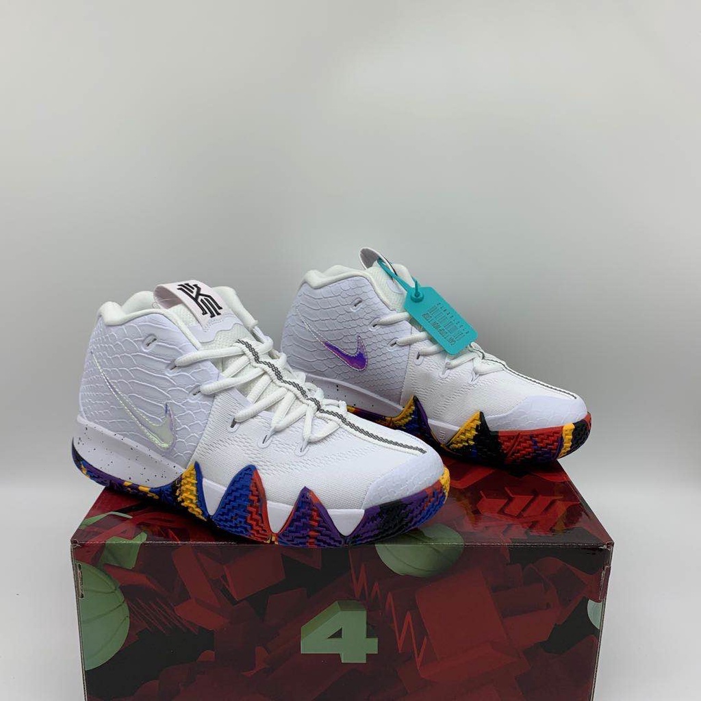 White on sale kyrie 4s