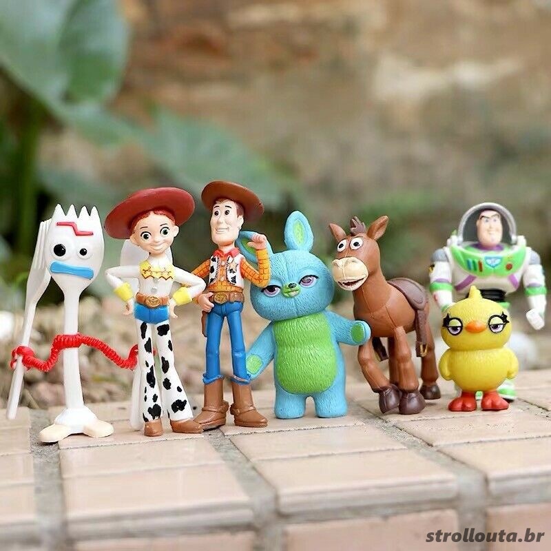 Toy Story Toys – Set of 7 Action Figures with Woody, Buzz and Jessie –  Premium Animated Collection with Keychain Included – Fun Party Supplies for