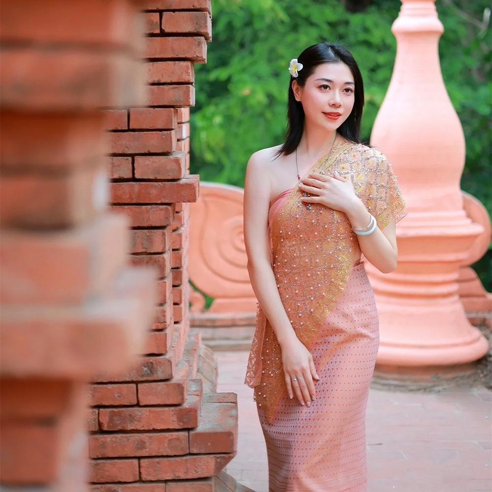 DOREEN The Songkran Festival Costume, Boob Tube Top Glitter Powder Thailand  Festival Skirt Set, Sequin Traditional Beads Ethnic Thai Shawl The Songkran  Festival | Shopee Singapore