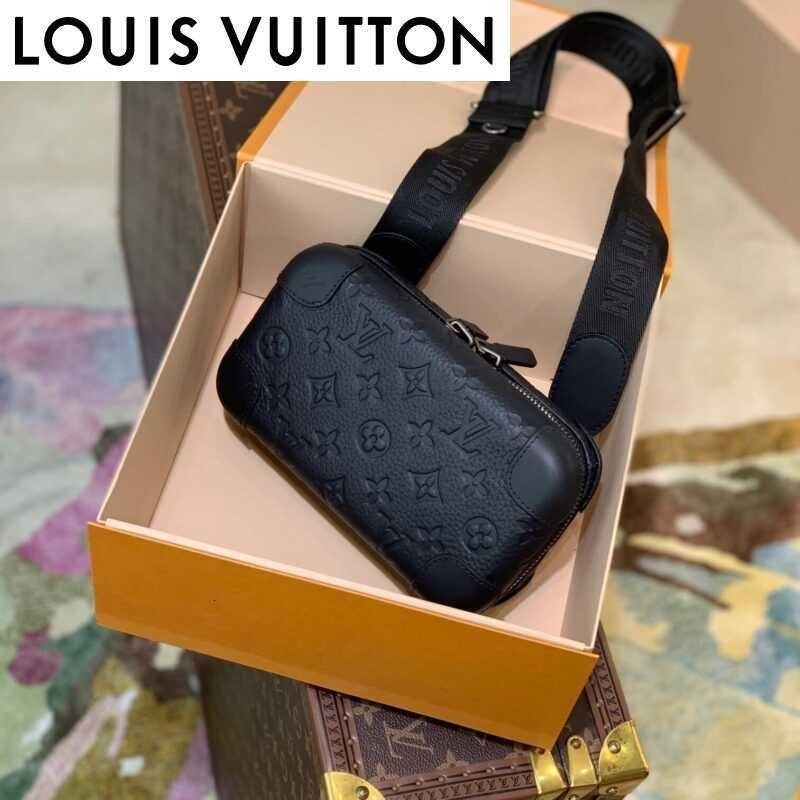 Louis Vuitton Horizon clutch (M20439)