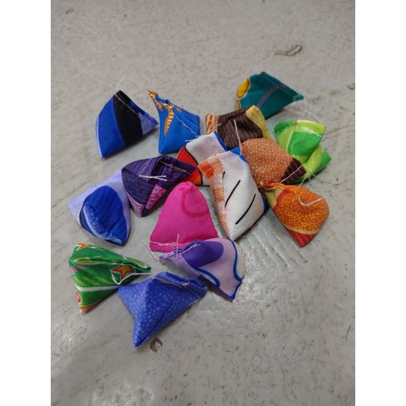 [1 Set = 5 pcs] Batu Seremban Mainan Traditional Toy | Shopee Singapore