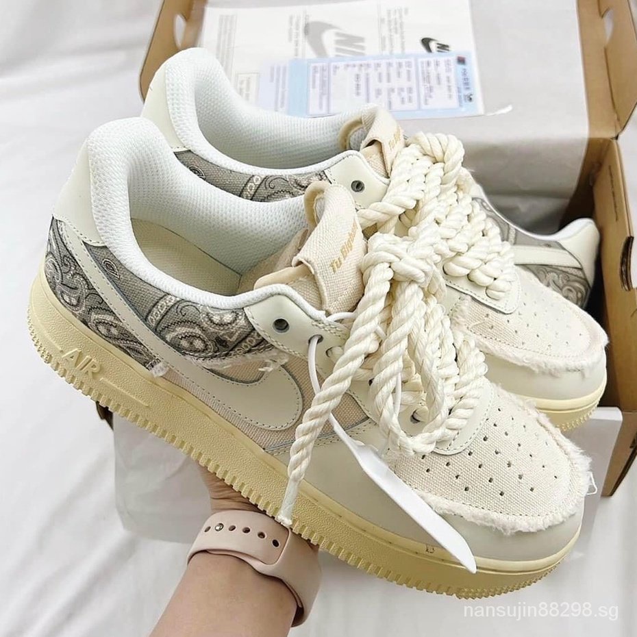 Lace deals up af1