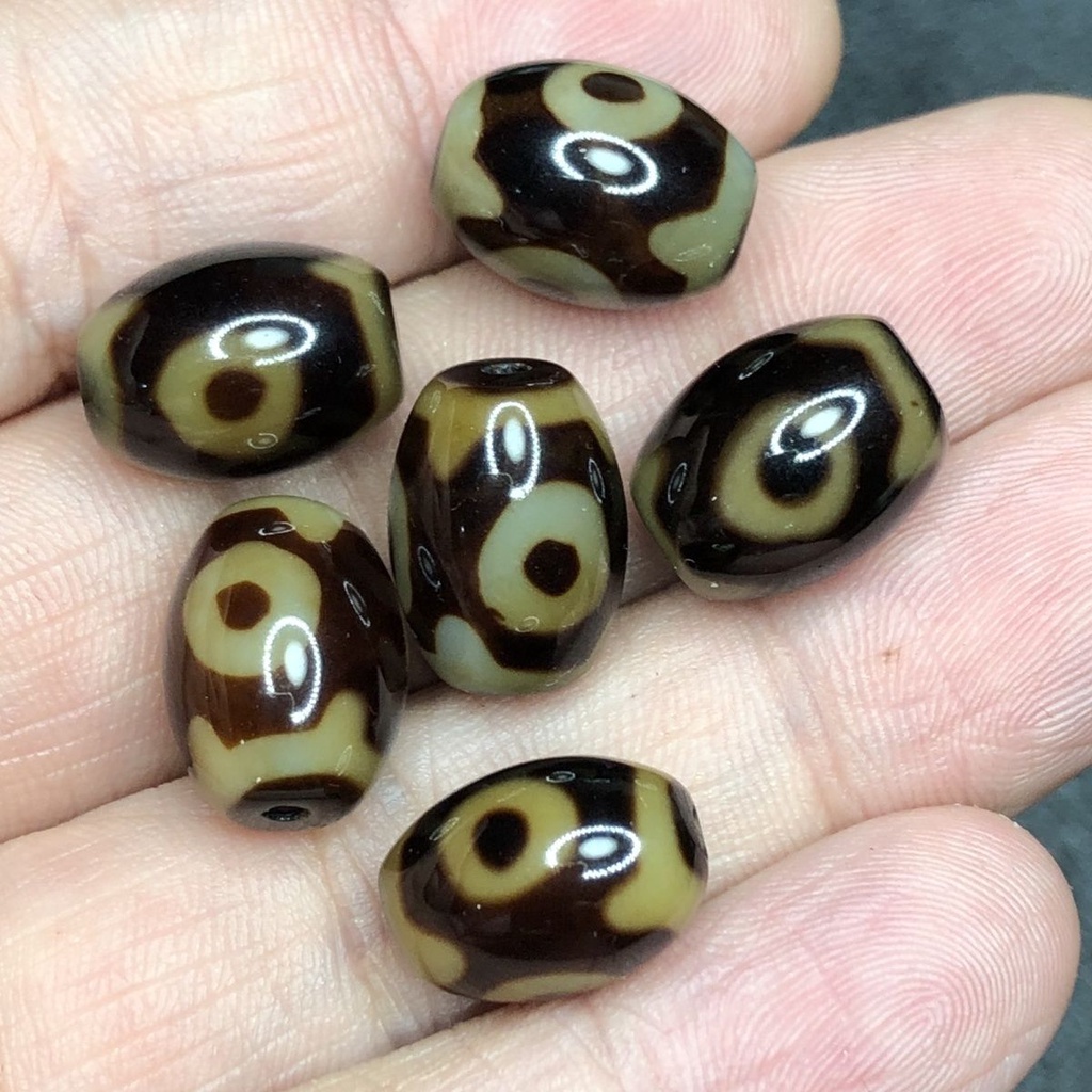 滿朱砂小三眼天珠+宝瓶小達絡+蜜蠟琥珀 