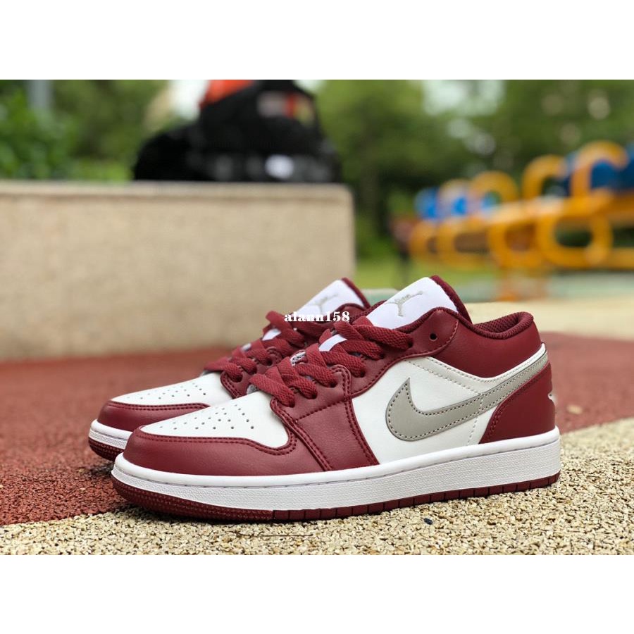 Maroon on sale jordan shoes