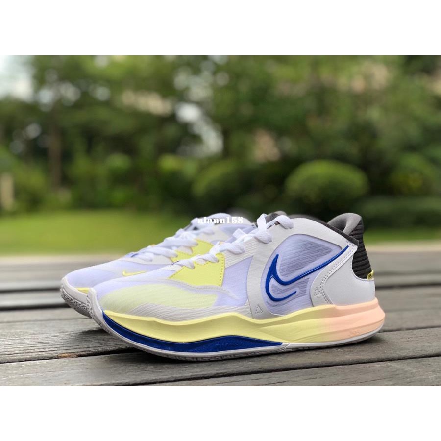 Kyrie tennis hot sale court shoes