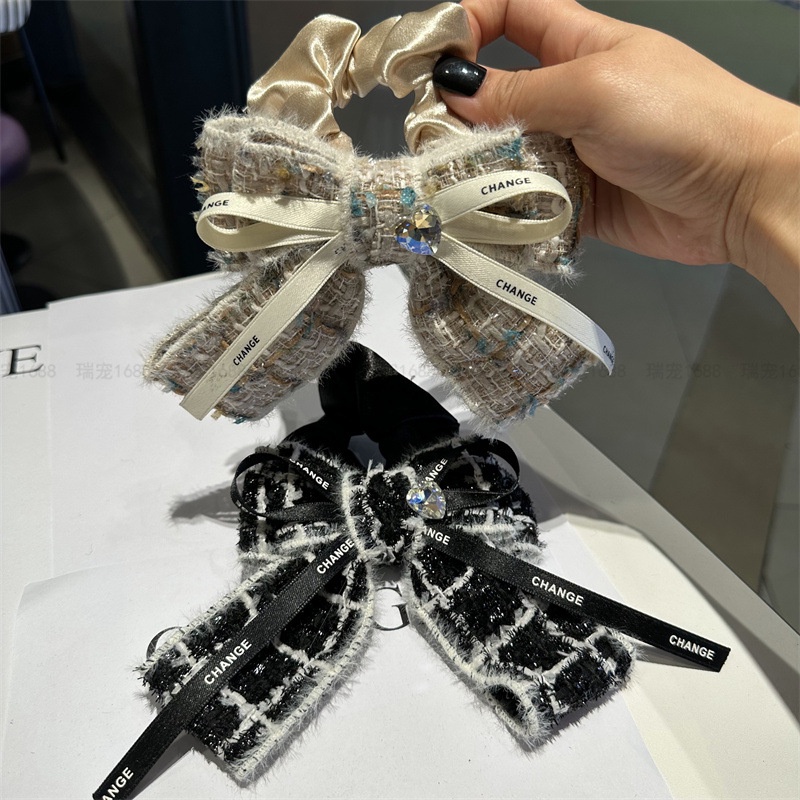 Chanel ribbon hair tie scrunchie accessory 蝴蝶結橡筋頭飾, 名牌, 飾物及配件- Carousell
