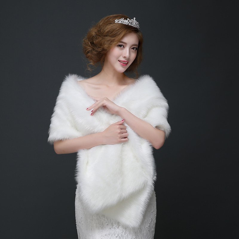 Wedding dress with fur on sale shawl