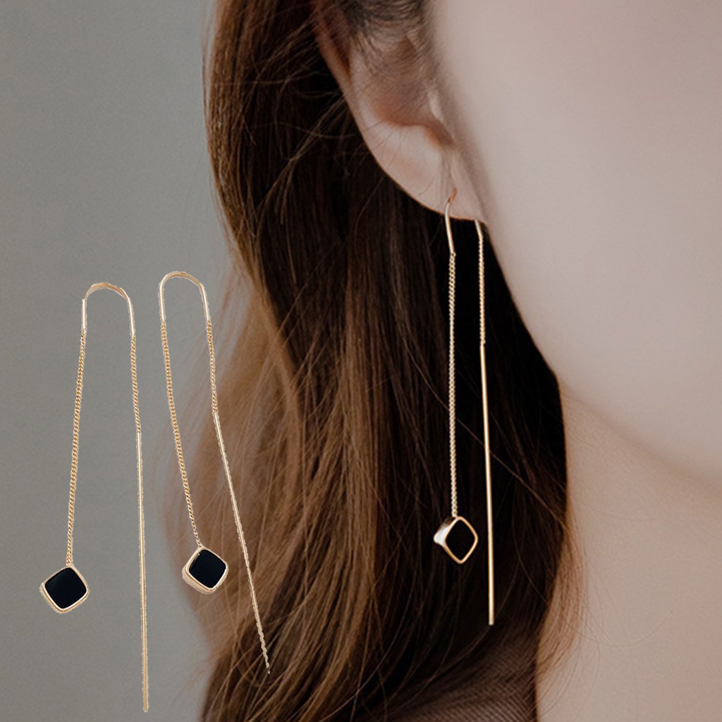 Girls store heart earrings