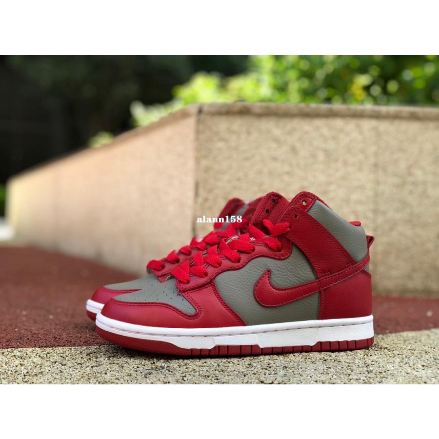 Nike dunk clearance retro qs red