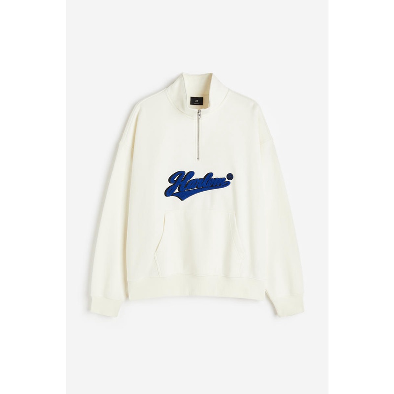 White on sale sweatshirt oversized