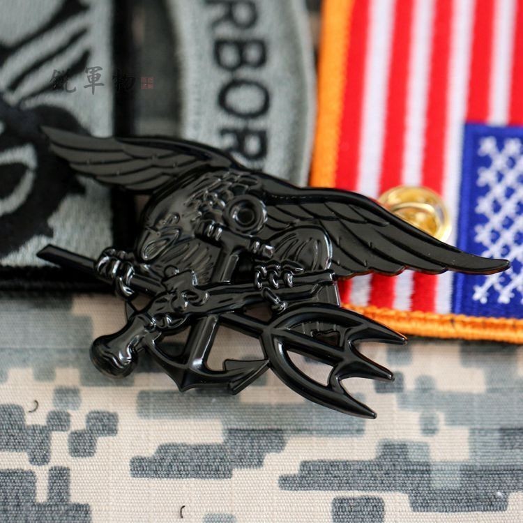 Spilla Insegna US Navy SEALS - Teschio Con Ossa E Tridente, Originale, Tema Militaria