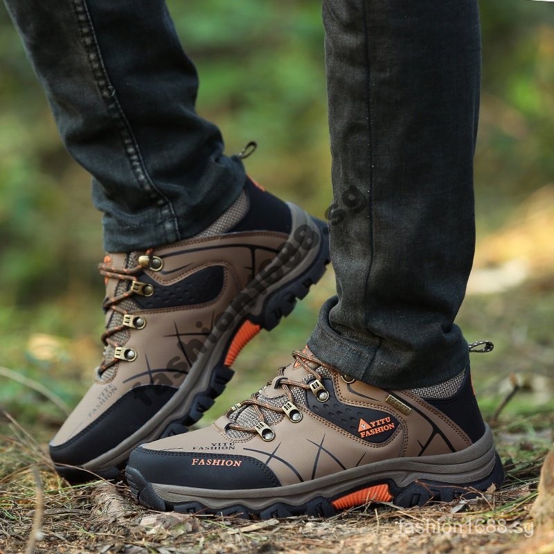 Ready Stock Men s Low Top Hiking Shoes Hiking Shoes Waterproof Outdoor Hiking Shoes Rubber Sports Shoes Casual Shoes Lightweight Wear Resistant