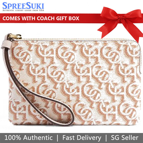 Coach wristlet sg deals